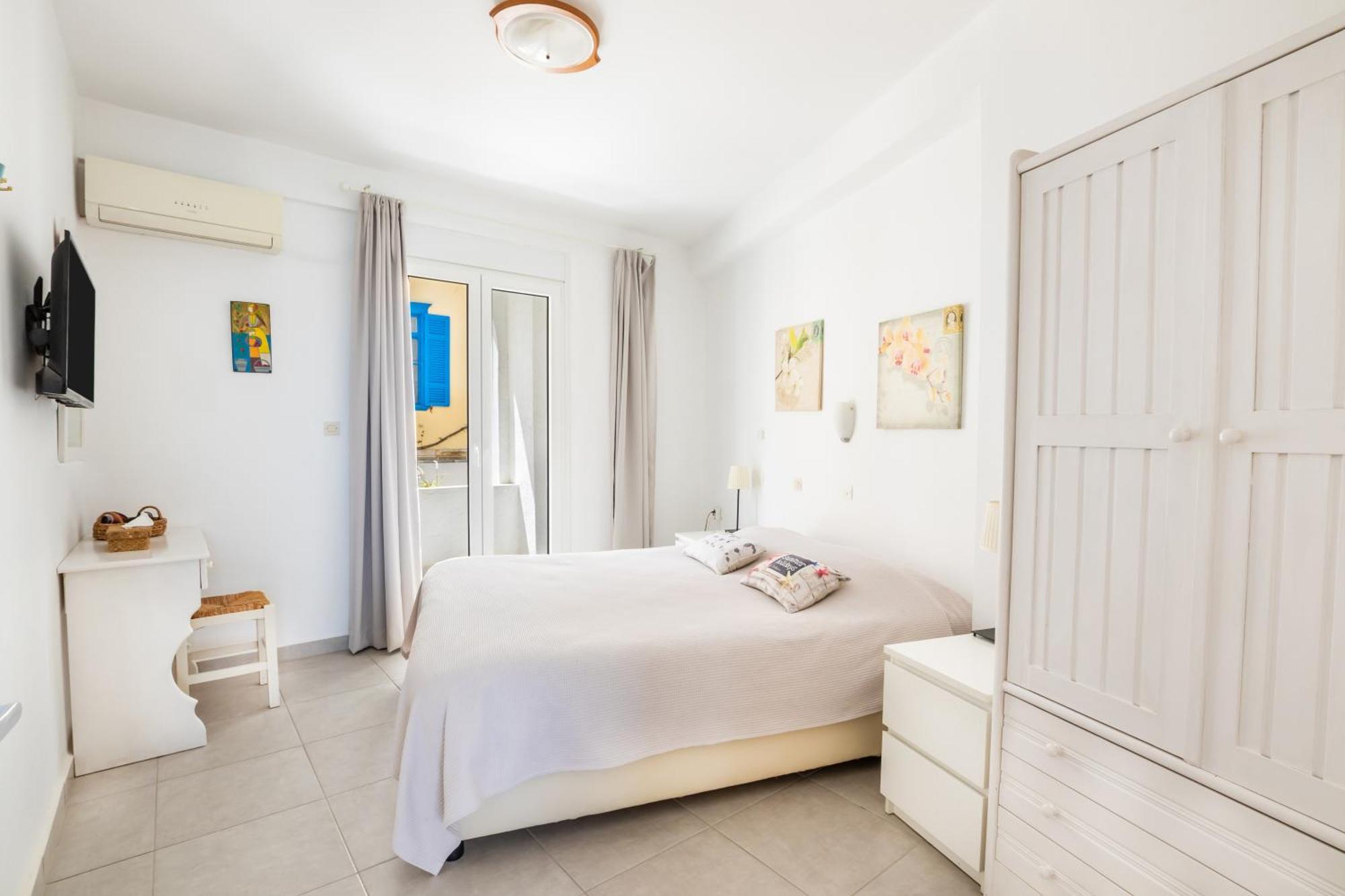 Mimis & Connie 1 Apartment Karpathos Town  Exterior photo